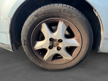 Toyota corolla 90 d-4d linéa terra vente a marchand uniquement occasion simplicicar la ciotat simplicicar simplicibike france