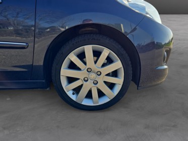 Peugeot 207 cc 1.6l 156ch féline révisée garantie 12 mois sièges chauffants bluetooth gps occasion simplicicar vichy...