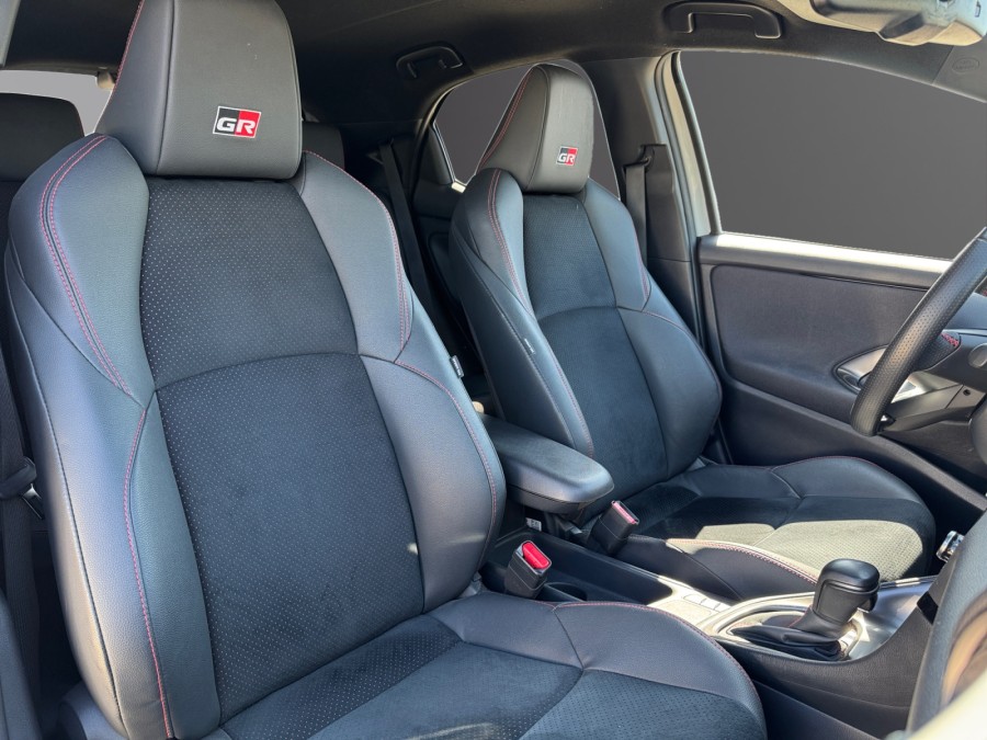 TOYOTA d'occasion YARIS 130H GR SPORT de 2023 Orleans (45)﻿