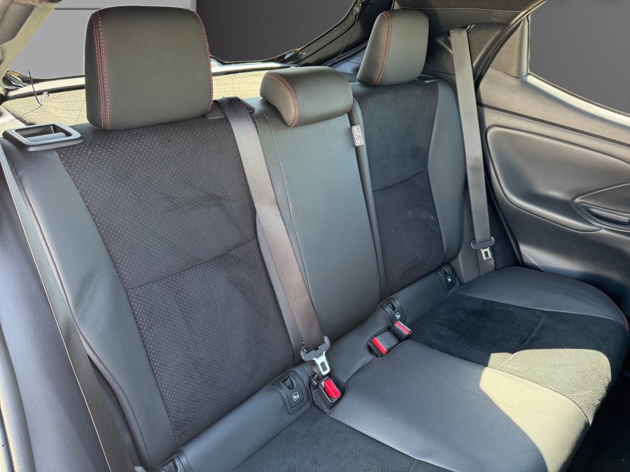 TOYOTA d'occasion YARIS 130H GR SPORT de 2023 Orleans (45)﻿