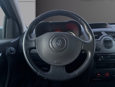 Renault megane ii coupe 2.0 16v dynamique toit ouvrant garantie 12 mois occasion simplicicar frejus  simplicicar simplicibike...