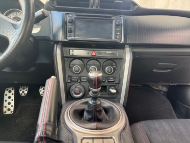 Toyota gt86 2.0 litres fa20 200 ch française suivi complet d'entretiens blanc nacré écran touch and go radar de recul......