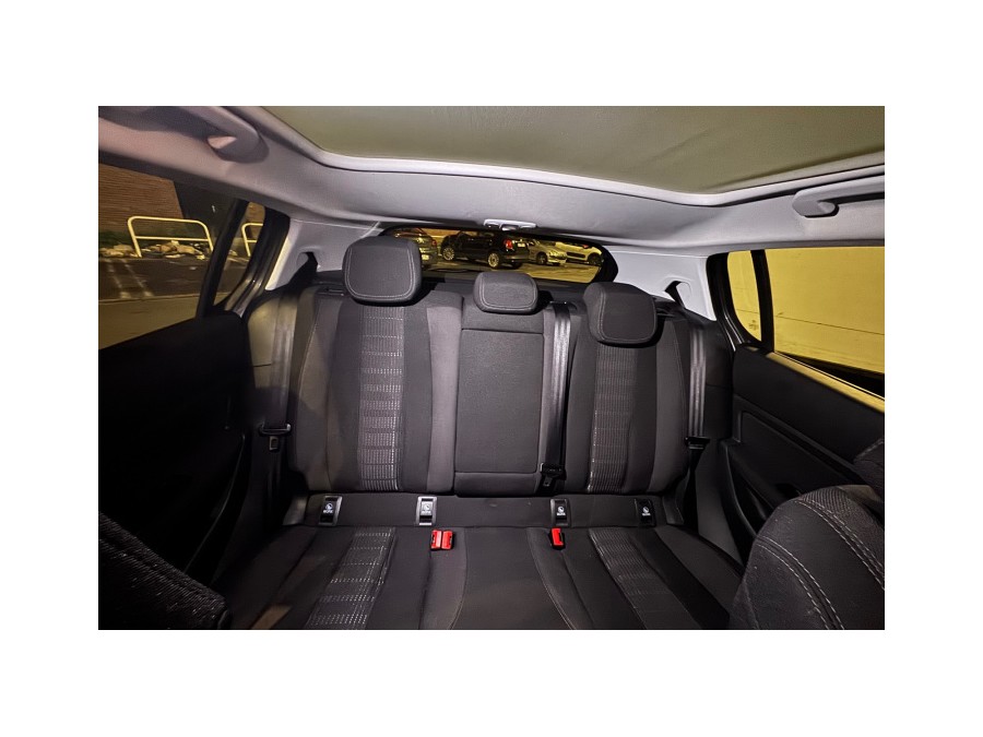 PEUGEOT d'occasion 308 1.2 PURE TECH 130 ALLURE de 2017 Paris 15 (75)﻿