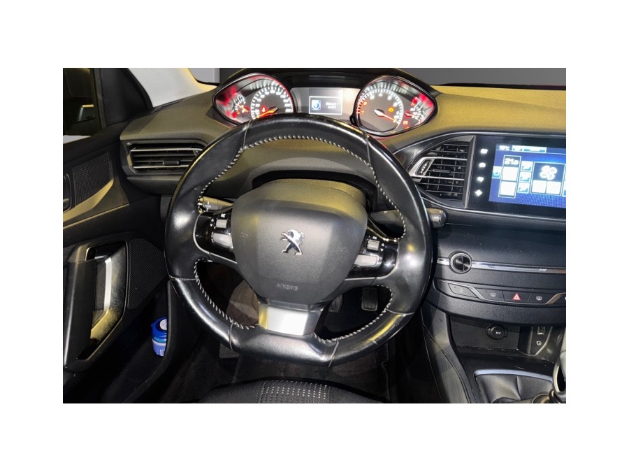 PEUGEOT d'occasion 308 1.2 PURE TECH 130 ALLURE de 2017 Paris 15 (75)﻿