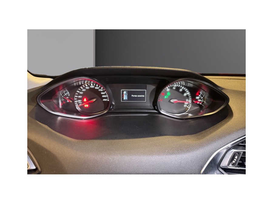 PEUGEOT d'occasion 308 1.2 PURE TECH 130 ALLURE de 2017 Paris 15 (75)﻿