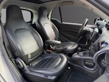Smart fortwo coupe 0.9 90 ch ss ba6 prime/entretien À jour/garantie 12 mois occasion paris 17ème (75)(porte maillot)...