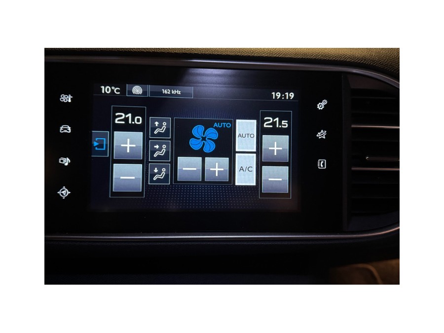 PEUGEOT d'occasion 308 1.2 PURE TECH 130 ALLURE de 2017 Paris 15 (75)﻿