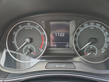 Skoda fabia 1.0 tsi 95 ch dsg7 clever apple carplay caméra de recul garantie 12 mois occasion simplicicar vichy simplicicar...