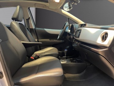Toyota yaris hybride 100h style toit pano keyless go camera de recul garantie 12 mois occasion simplicicar tours  simplicicar...