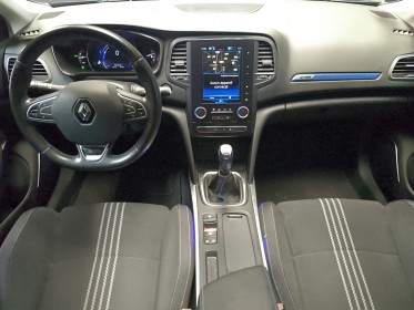 Renault megane iv berline tce 140 gt-line carplay camera toit ouvrant garantie 12 mois occasion simplicicar saint-jean...