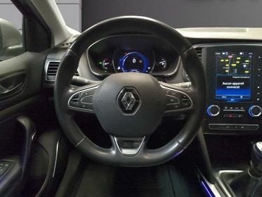 Renault megane iv berline tce 140 gt-line carplay camera toit ouvrant garantie 12 mois occasion simplicicar saint-jean...