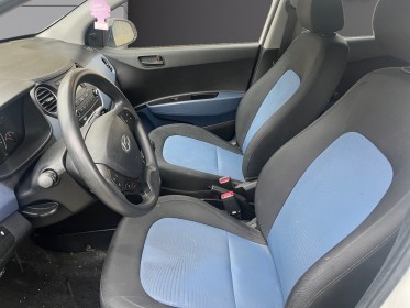 Hyundai i10 66cv/bluetooth/moteur a chaine/garantie 12 mois occasion simplicicar salon de provence simplicicar simplicibike...