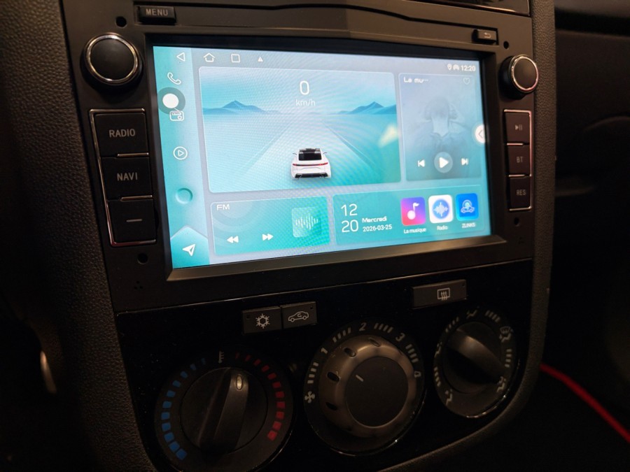 OPEL d'occasion CORSA 1.4 TWINPORT 120 Color Edition de 2014 Amiens