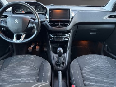 Peugeot 208 110ch bvm5 allure radar de recul  jantes alu carplay clim auto suivi régulier garantie 12 mois occasion...