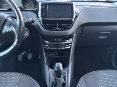 Peugeot 208 110ch bvm5 allure radar de recul  jantes alu carplay clim auto suivi régulier garantie 12 mois occasion...