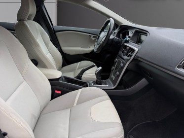 Volvo v40 d2 115 momentum distri faite occasion simplicicar carcassonne simplicicar simplicibike france