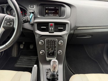 Volvo v40 d2 115 momentum distri faite occasion simplicicar carcassonne simplicicar simplicibike france