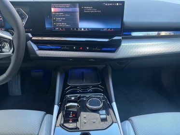 Bmw serie 5 berline g60 520i 208 ch bva8 serie 5 carplay sièges chauffants et ventilés suivi complet bmw garantie 12 mois...