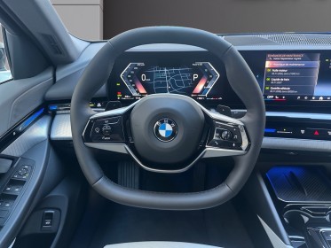 Bmw serie 5 berline g60 520i 208 ch bva8 serie 5 carplay sièges chauffants et ventilés suivi complet bmw garantie 12 mois...