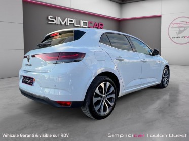 Renault megane iv berline blue dci 115 edc techno / garantie 12 mois occasion simplicicar toulon ouest simplicicar...