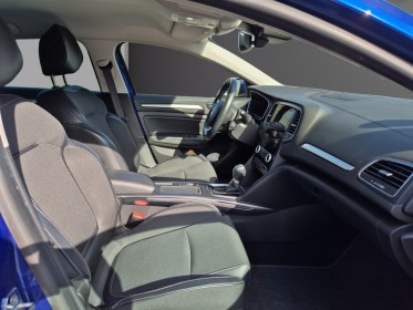Renault megane iv estate e-tech plug-in hybride 160 intens garantie 12 mois occasion simplicicar angers simplicicar...