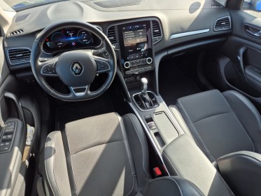 Renault megane iv estate e-tech plug-in hybride 160 intens garantie 12 mois occasion simplicicar angers simplicicar...