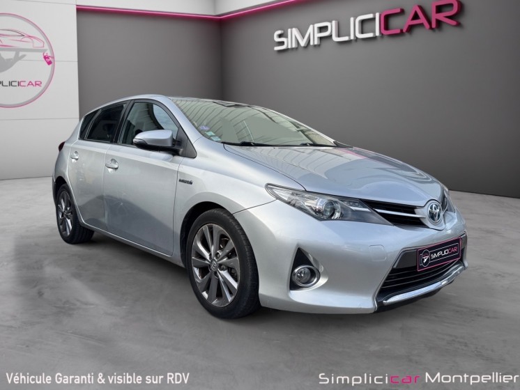 Toyota auris hybride 136h dynamic garantie 12 mois occasion montpellier (34) simplicicar simplicibike france
