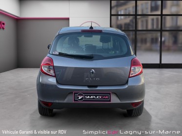 Renault clio iii 1.2 16v 75 eco2 tom tom edition - kit de distribution offert occasion simplicicar lagny  simplicicar...