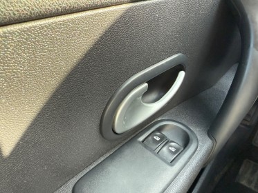 Renault clio iii 1.2 16v 75 eco2 tom tom edition - kit de distribution offert occasion simplicicar lagny  simplicicar...