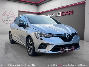 Renault clio v e-tech 140 - 21 n limited hybride boite automatique garantie 12 mois occasion simplicicar les sables-d'olonne...