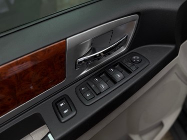 Chrysler grand voyager 2.8 crd turbo ba touring - full options - boîte de vitesse neuve - 2 écrans dvd - caméra de recul...