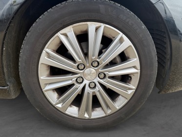 Peugeot 308 130ch ss eat8 allure tout options entretien complet carplay sièges chauffants massants garantie 12 mois occasion...