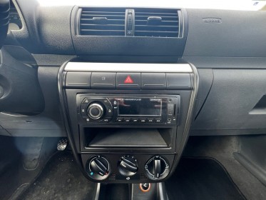 Volkswagen fox 1.2 55 trend/ garantie 12 mois occasion simplicicar toulon ouest simplicicar simplicibike france