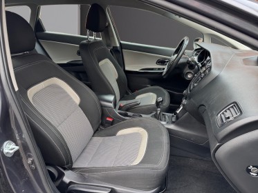 Kia cee'd sw 1.6 gdi 135 ch isg active garantie 12 mois occasion montreuil (porte de vincennes)(75) simplicicar simplicibike...