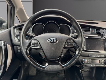 Kia cee'd sw 1.6 gdi 135 ch isg active garantie 12 mois occasion montreuil (porte de vincennes)(75) simplicicar simplicibike...