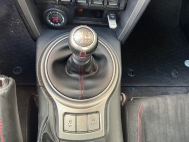 Toyota gt86 2.0 litres fa20 200 ch française suivi complet entretiens blanc nacré garantie 12 mois occasion montreuil...