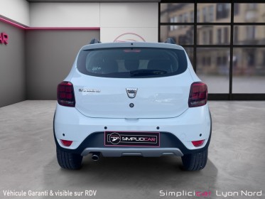 Dacia sandero tce 90 sl techroad  faible kilometrage caméra de recul, garantie 12 mois occasion simplicicar lyon nord...