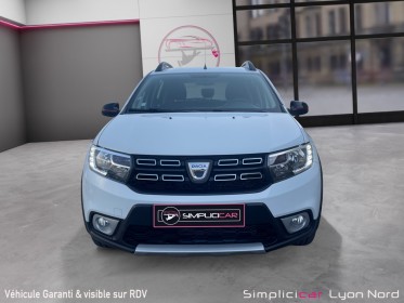 Dacia sandero tce 90 sl techroad  faible kilometrage caméra de recul, garantie 12 mois occasion simplicicar lyon nord...