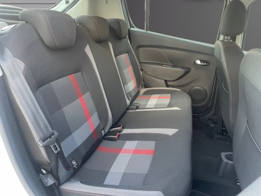 Dacia sandero tce 90 sl techroad  faible kilometrage caméra de recul, garantie 12 mois occasion simplicicar lyon nord...