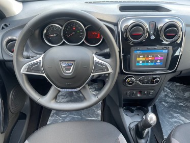 Dacia sandero tce 90 sl techroad  faible kilometrage caméra de recul, garantie 12 mois occasion simplicicar lyon nord...