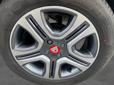 Dacia sandero tce 90 sl techroad  faible kilometrage caméra de recul, garantie 12 mois occasion simplicicar lyon nord...