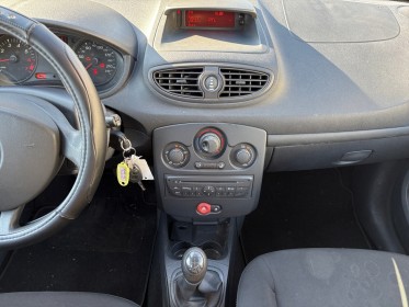 Renault clio iii 1.2 16v 75ch zen/ clim/ idéal jeune permis occasion simplicicar orgeval  simplicicar simplicibike france