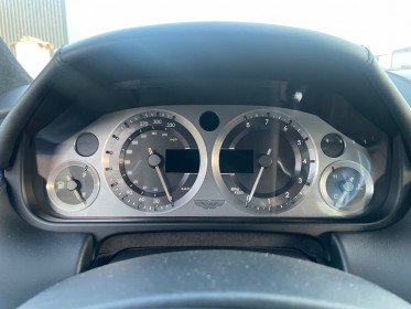 Aston martin v8 vantage 4.3 380 ch bva 6 rapports / entretien complet / garantie 12 mois occasion simplicicar royan...