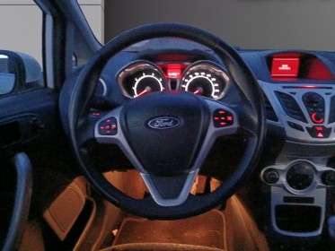 Ford fiesta 1.4 96 titanium garantie 12 mois occasion parc voitures beauvais simplicicar simplicibike france