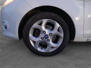 Ford fiesta 1.4 96 titanium garantie 12 mois occasion parc voitures beauvais simplicicar simplicibike france