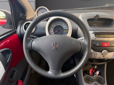 Peugeot 107 1.0e 12v 68ch blue lion urban move  le pare-chocs avant sera refait pour la vente occasion cannes (06)...