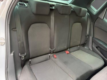 Seat arona 1.0 ecotsi 115 ch start/stop bvm6 xcellence 2eme main radar de recul carplay barre de toit suivi limpide...