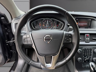 Volvo v40 t3 152 geartronic 6 itek edition / camera de recul / regulateur de vitesse / garantie 12 mois occasion paris 17ème...