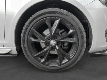 Peugeot 308 gt line 130ch eat6 camera de recule palettes au volant carplay garantie 12 mois occasion simplicicar poitiers...