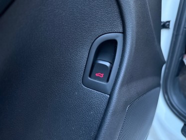 Audi a4 avant n1 2.0 tfsi 211 s line/radars ar/siÈges chauffants avar/clim/hayon mains libres/attelage occasion simplicicar...